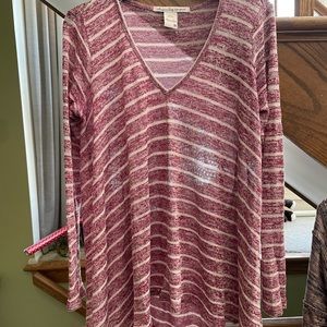 American Rag size Med super soft maroon beige striped V-neck longsleeved sweater